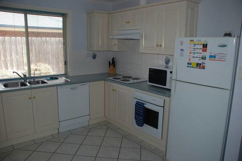 Dolphin Rise & Dolphin Rest - Accommodation Fremantle 0