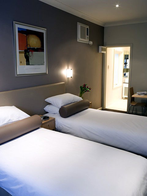 Easystay @ Acland St - Accommodation Fremantle 3