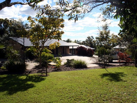Emeraldene Inn & Eco-Lodge - Accommodation Fremantle 0