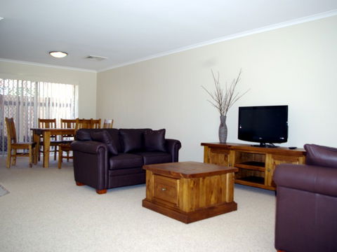 Fairways Bed & Breakfast At Jerilderie - Accommodation Fremantle 2