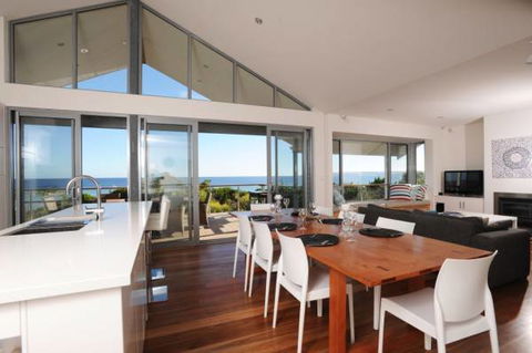 Island Beach Escape - Beachcomber - Accommodation Fremantle 0