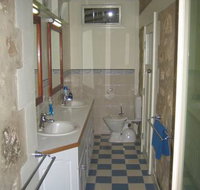 MacDonnell House Naracoorte Cottages - Accommodation Fremantle