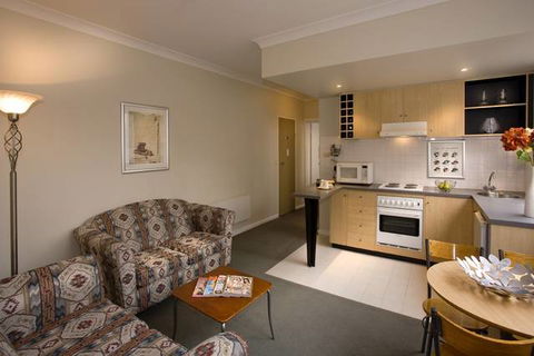 North Melbourne Serviced Apartments - Accommodation Fremantle 2
