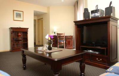 Quality Suites Boulevard On Beaumont Hotel - Accommodation Fremantle 3