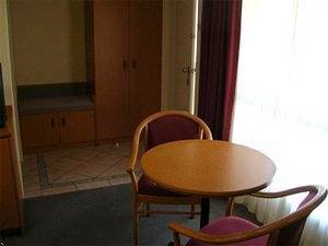Reef Motor Inn - Accommodation Fremantle 4
