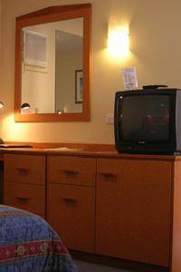 Reef Motor Inn - Accommodation Fremantle 5