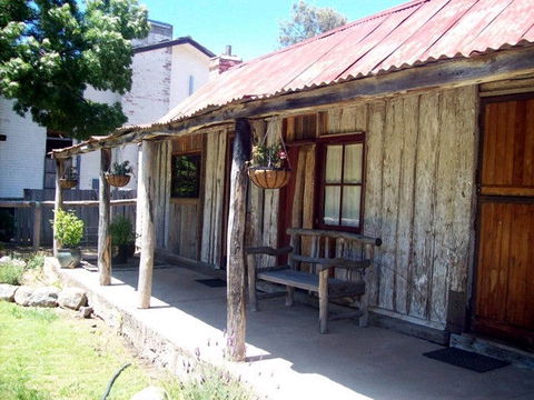 Rosebud Heritage Cottage - Accommodation Fremantle 0
