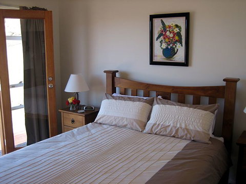 Strath Valley View B And B - Accommodation Fremantle 2