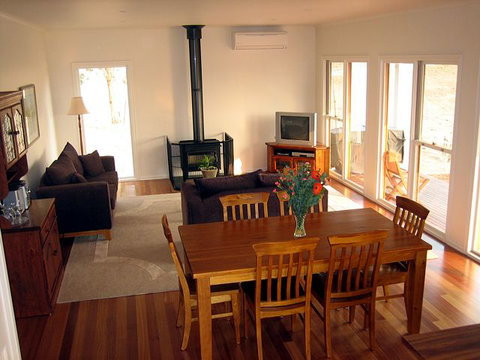 Strath Valley View B And B - Accommodation Fremantle 0