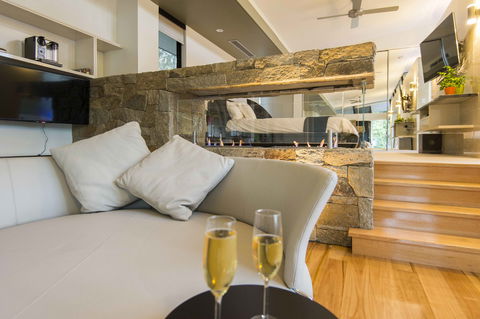 The Feathered Nest - Luxury Wildlife Retreat - Accommodation Fremantle 0