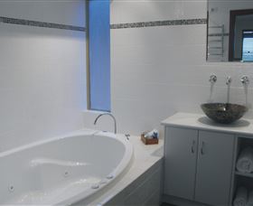 Karma Chalets And Karisma Spa - Accommodation Fremantle 2