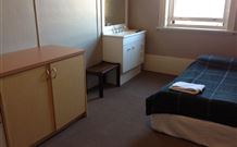 Royal Hotel Yass - Yass - Accommodation Fremantle 0