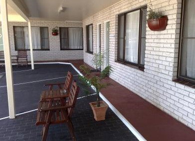 Sapphire City Motor Inn - Accommodation Fremantle 1