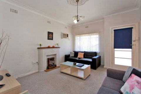 Relax On Regina - Accommodation Fremantle 56
