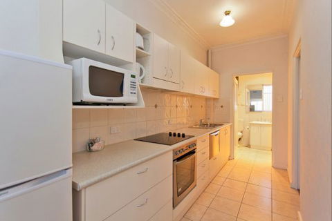 Relax On Regina - Accommodation Fremantle 58
