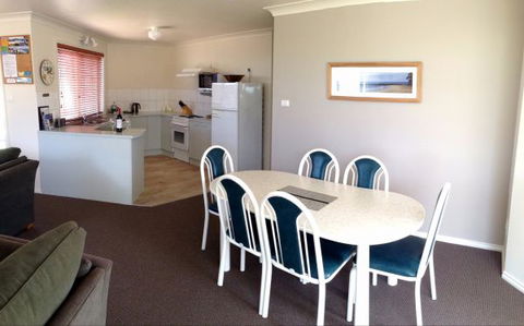 Captain's Quarters Bermagui - Accommodation Fremantle 9