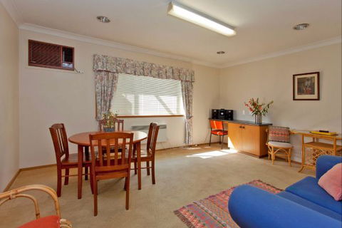Relax On Regina - Accommodation Fremantle 6