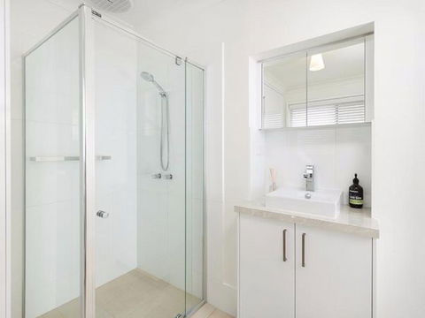 Relax On Regina - Accommodation Fremantle 25