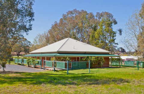 Relax On Regina - Accommodation Fremantle 29