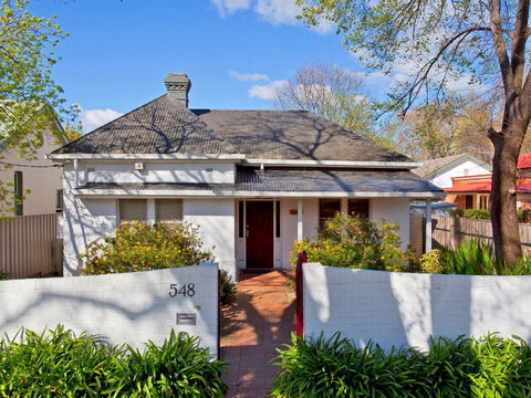 Relax On Regina - Accommodation Fremantle 0