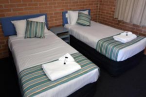 The Oaks Hotel Motel  - Accommodation Fremantle 0