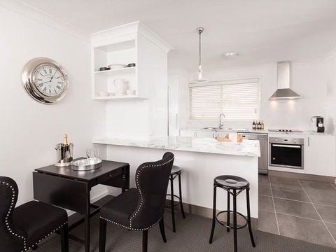 Relax On Regina - Accommodation Fremantle 14