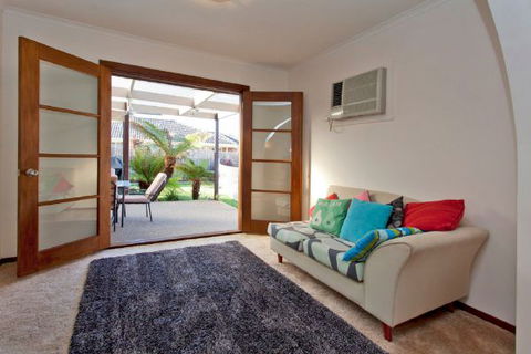 Relax On Regina - Accommodation Fremantle 70