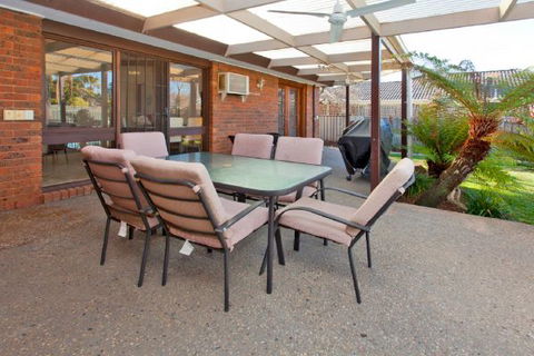 Relax On Regina - Accommodation Fremantle 73