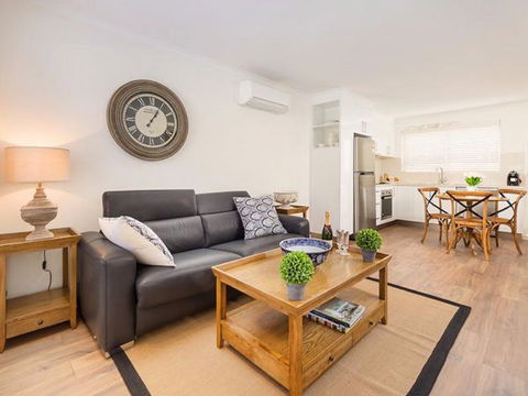 Relax On Regina - Accommodation Fremantle 34