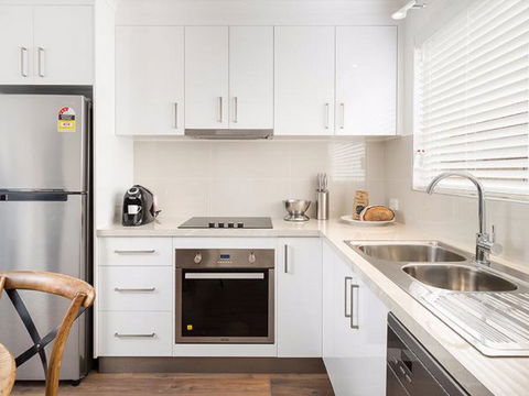 Relax On Regina - Accommodation Fremantle 38