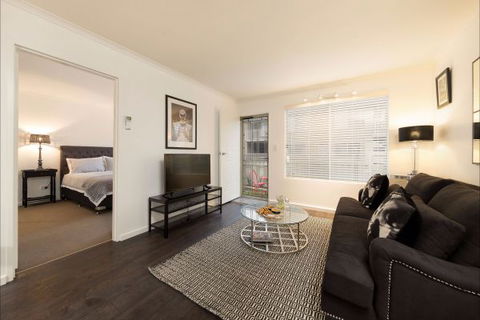 Relax On Regina - Accommodation Fremantle 42
