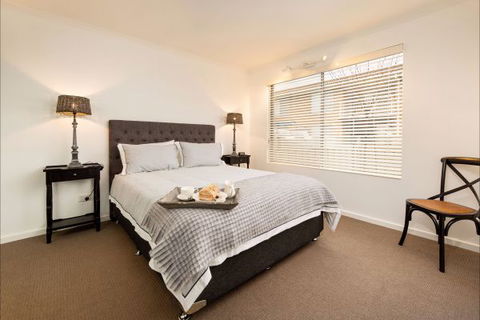 Relax On Regina - Accommodation Fremantle 45