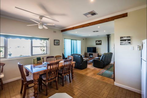 River Shack Rentals - Living The Dream - Accommodation Fremantle 64