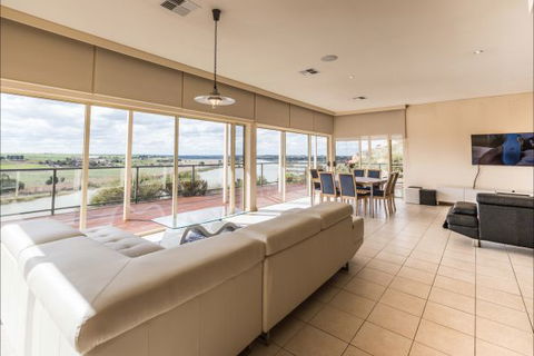 River Shack Rentals - Living The Dream - Accommodation Fremantle 29