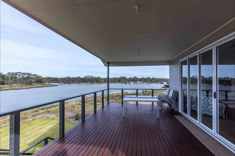 River Shack Rentals - Living The Dream - Accommodation Fremantle 111