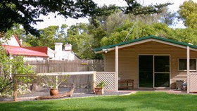 Shiralea Country Cottage - Accommodation Fremantle 0