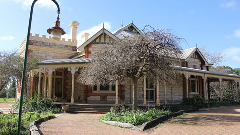 Cockburn House - Accommodation Fremantle 0