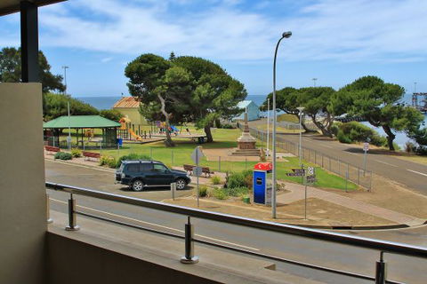 Pier Number 10 - Accommodation Fremantle 1