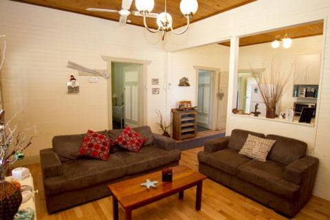 Anderl's Beach Cottage - Accommodation Fremantle 2