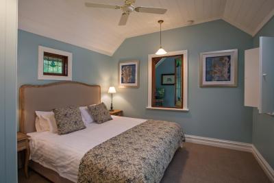Oak Tree Lodge - Accommodation Fremantle 10