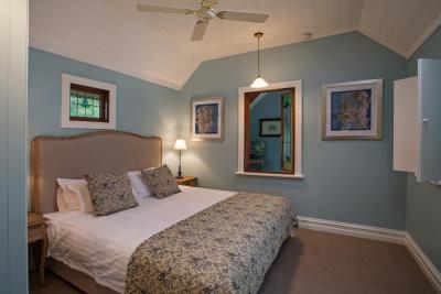 Oak Tree Lodge - Accommodation Fremantle 11