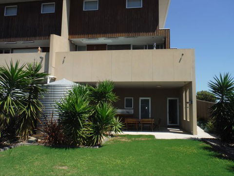 Relax At Tipara - Accommodation Fremantle 3
