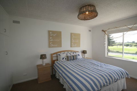 LJ Hooker Goolwa Holiday Rentals - 42 Underwood Avenue, Goolwa Beach - Accommodation Fremantle 9