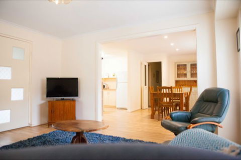 Unit 2 - Accommodation Fremantle 1
