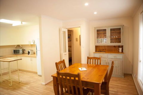 Unit 2 - Accommodation Fremantle 4
