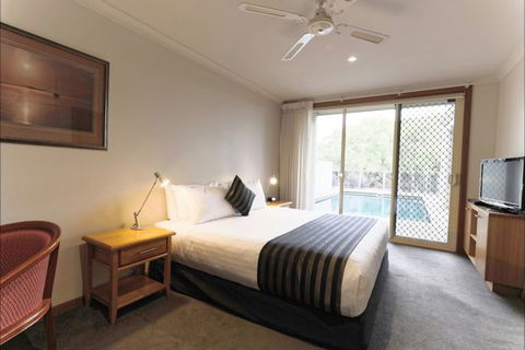 Eugenie's Luxury Accommodation - Accommodation Fremantle 3