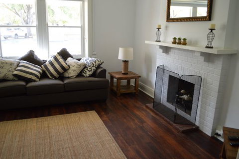 Two Cow Cottage Bed And Breakfast - Accommodation Fremantle 6