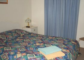 Carn Court Holiday Apartments - Accommodation Fremantle 0