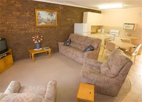 Carn Court Holiday Apartments - Accommodation Fremantle 1
