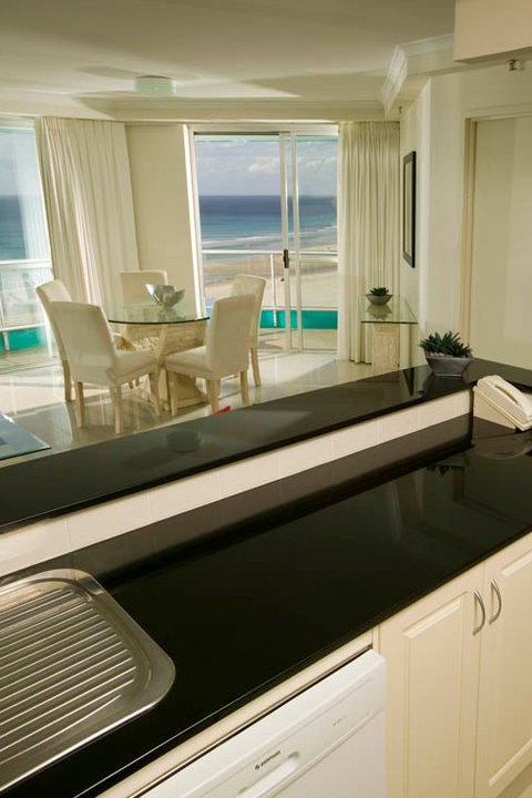 Ocean Plaza Resort - Coolangatta - Accommodation Fremantle 2